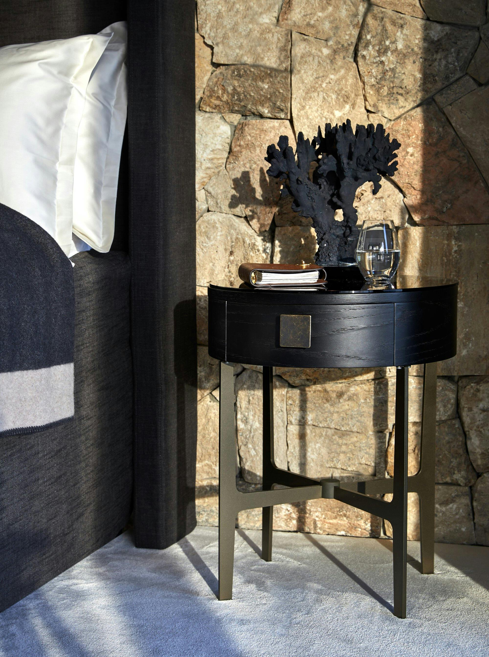 Neo bedside table